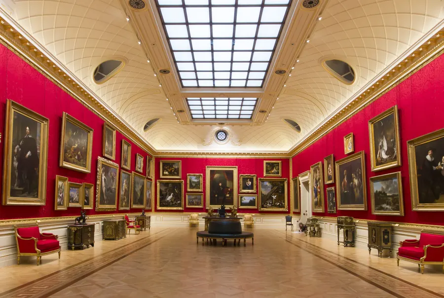 A restored gallery, dressed and complete